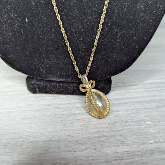 Joan Rivers Signed Gold Tone Egg w/ Bow Pendant Necklace w/Chain - Picture 2 of 12